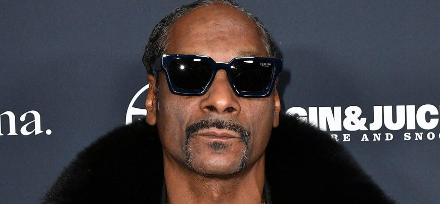 Snoop Dogg Stuns Fans By Crashing A Stranger's Party Bus