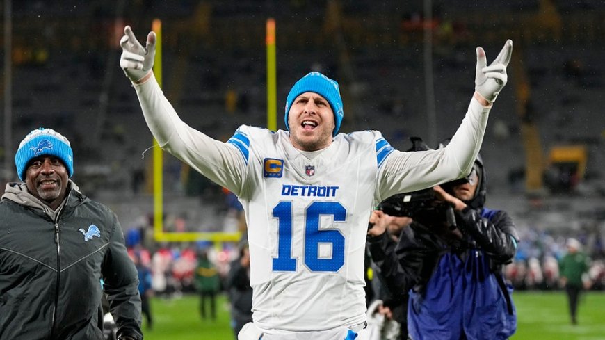 Lions fight through rain, raucous Lambeau crowd to beat Packers