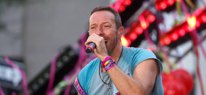 Coldplay’s Chris Martin Falls Through Stage Trap Door During Concert