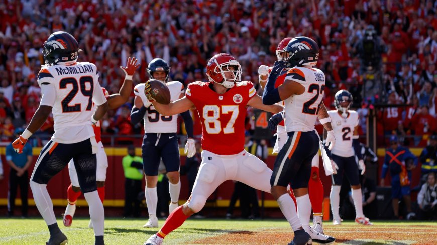 Taylor Swift watches on as Travis Kelce equals incredible all-time Kansas City Chiefs record