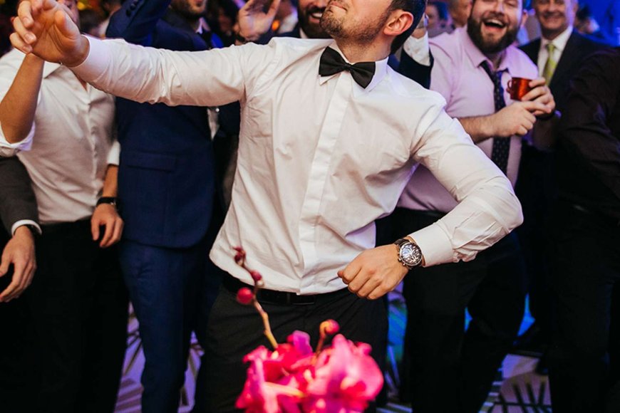 Bride Mad After Husband Joins His 'Frat Bros' for 'Drop Your Pants' Dance at Wedding Reception