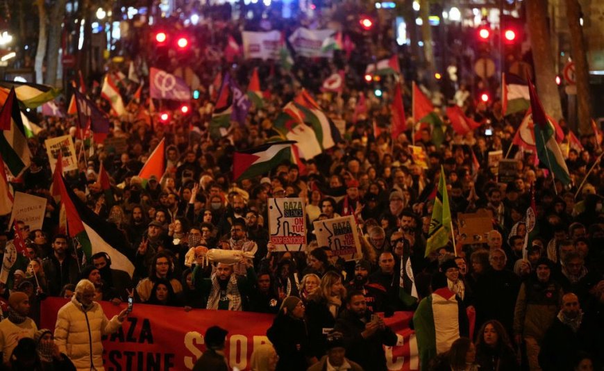 Protests Erupt in Paris Over Pro-Israel Gala Organized by Far-Right Figures