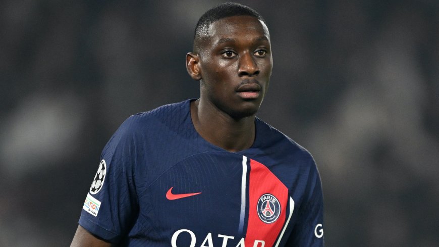 Manchester United Tracking Potential Loan Move for PSG Outcast