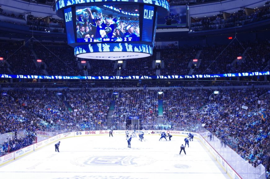 Zibanejad Helps Rangers Skate Past Canucks in Nail-Biting 4-3 Victory