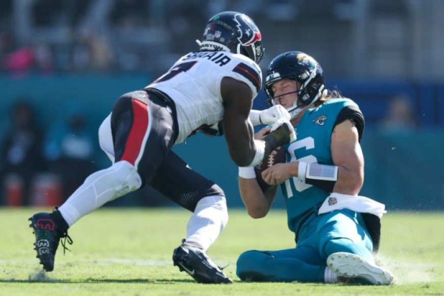 Texans’ Azeez Al-Shaair has been suspended three games for his hit on Trevor Lawrence in Week 13