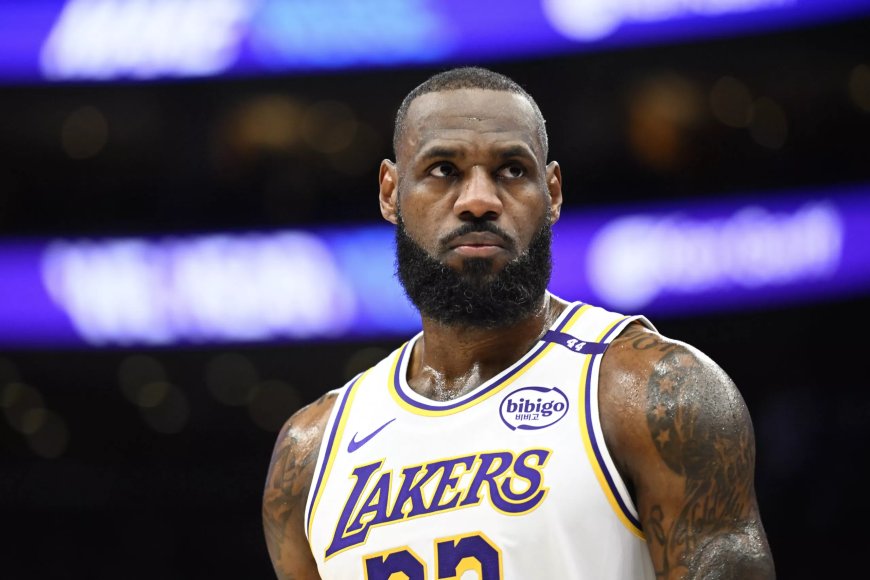 LeBron James Is Making Unfortunate NBA History With Three-Pointers