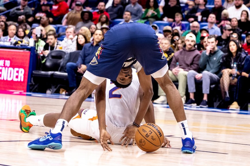 LOOK: Herb Jones looking for the ball and other pictures of the day in the NBA