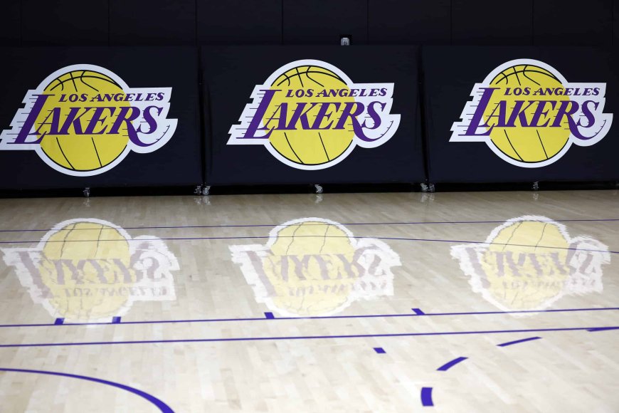 Lakers Have Made Unfortunate Franchise History In Past 2 Games