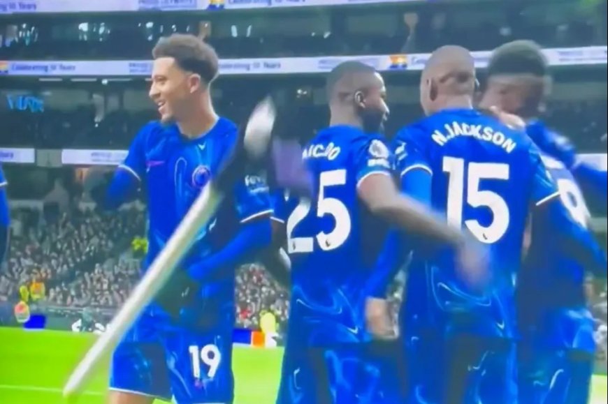 Chelsea fans love what Jadon Sancho did to Tottenham corner flag in unseen moment