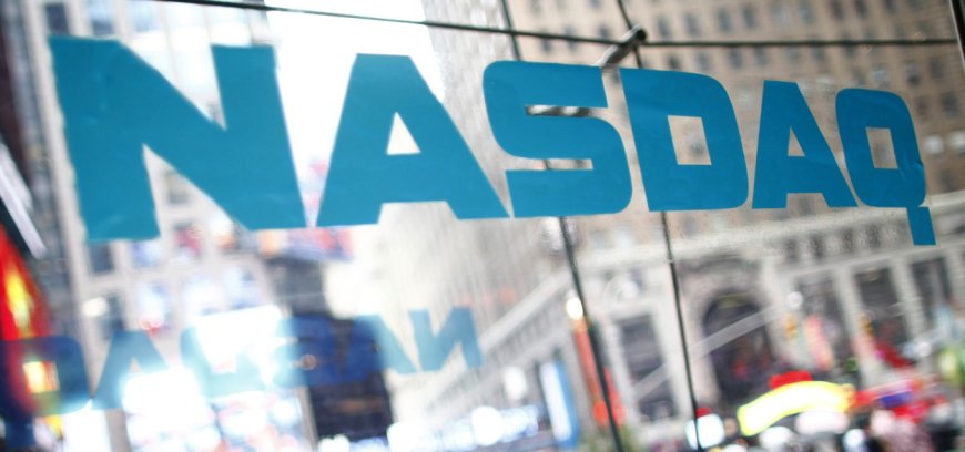 New Record for NASDAQ While Dow Slump Continues