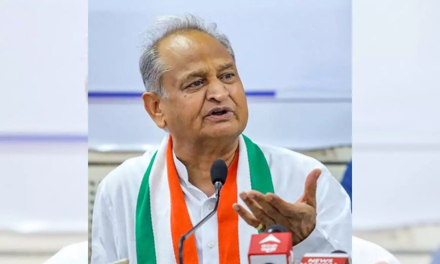 NDA created 'unnecessary controversy' over Manmohan Singh's cremation: Ashok Gehlot