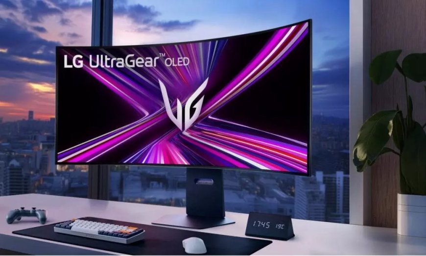 LG Unveils World's First Bendable Gaming Monitor