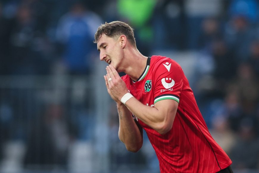 Birmingham City agree to sign Phil Neumann from Hannover 96