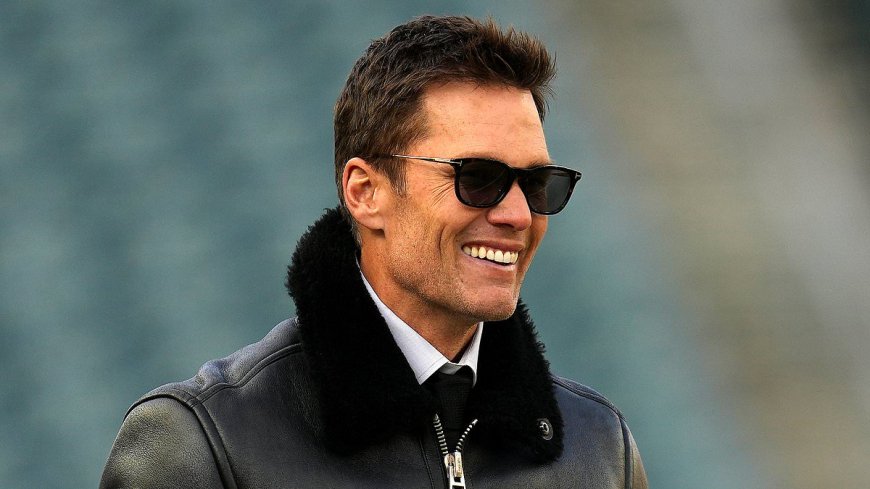 Tom Brady is told he shouldn't be allowed to commentate on Lions-Commanders playoff game