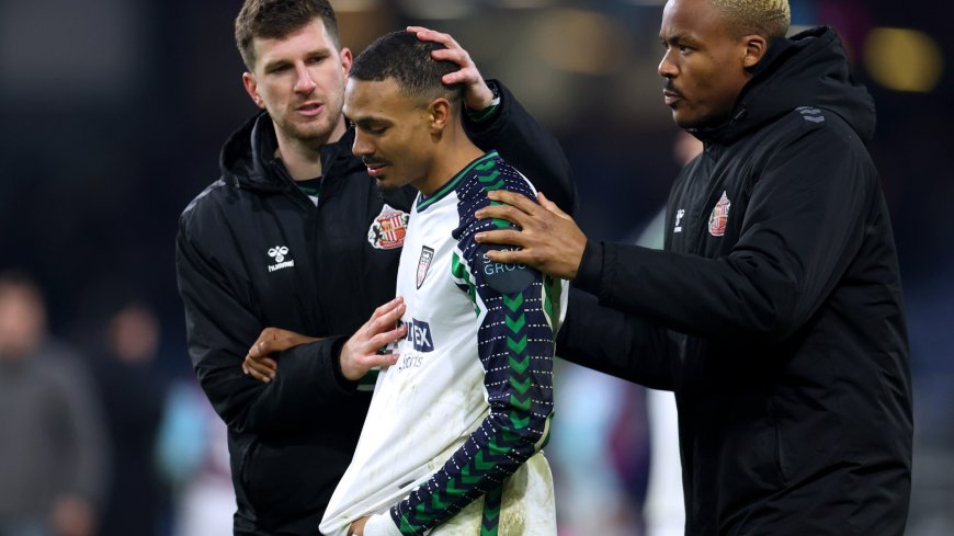 Sunderland star left close to tears and begs for forgiveness after missing two penalties in controversial finale