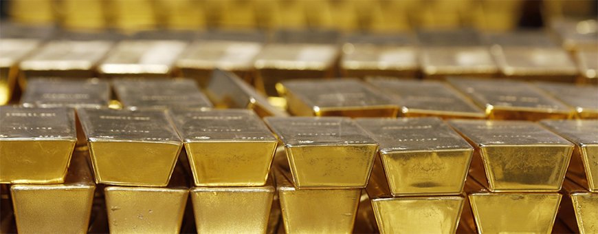 Gold Headed for Third Weekly Gain on Rate Cut Bets