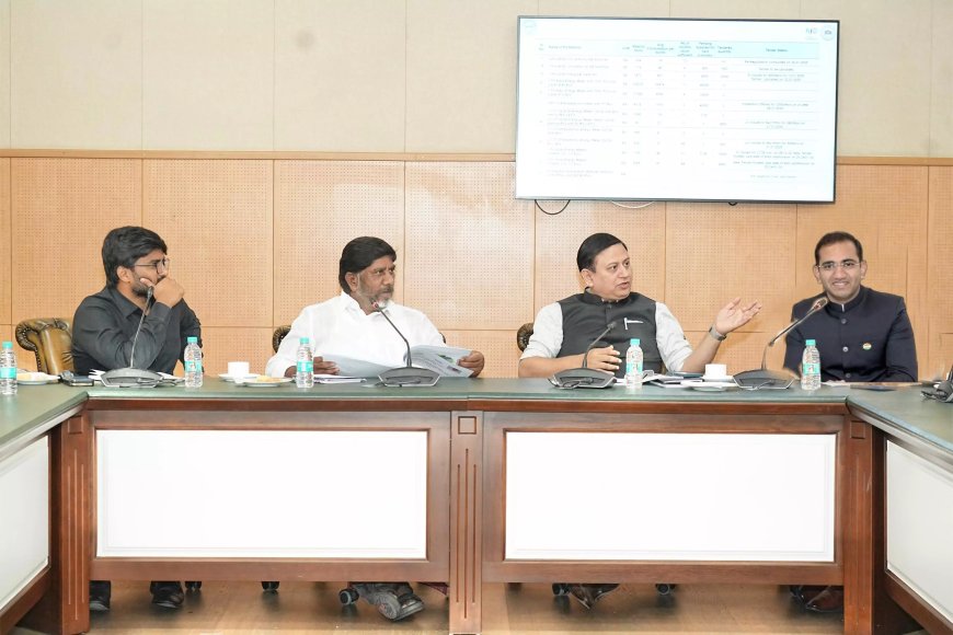 Bhatti asks CMDs, SEs to conduct field visits to ensure continuous power supply in summer