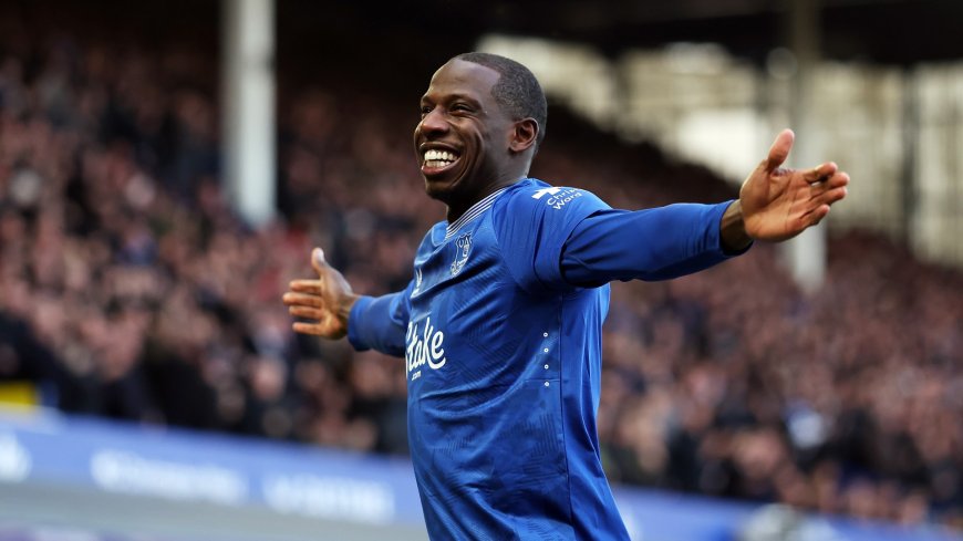 Everton claim place in Premier League history after ‘schoolboy’ moment against Leicester