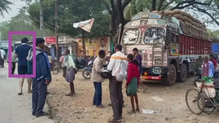 Odisha: Bhadrak Collector disguises as farmer to investigate alleged coercive deduction of paddy at mandi