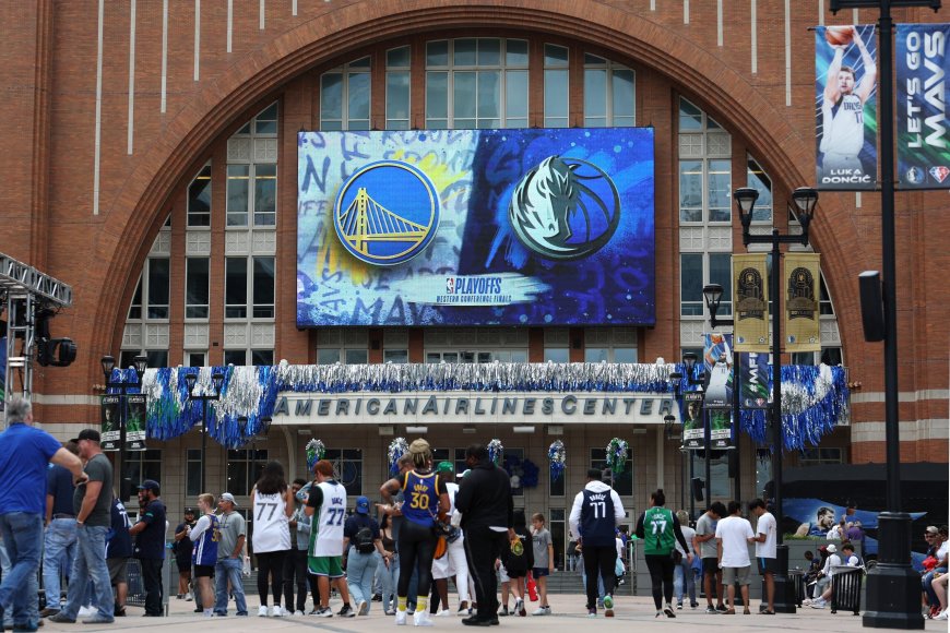 Mavericks Make Surprising Move With Season Ticket Holders