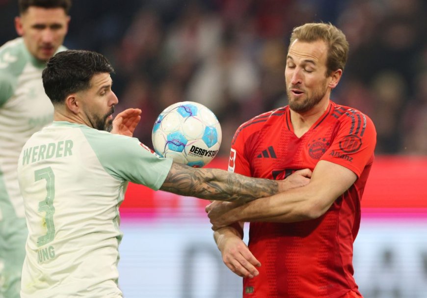 Werder Bremen’s Marvin Ducksch reacts to the handball given to Bayern Munich to open the scoring: “They wouldn’t have given it to us.”