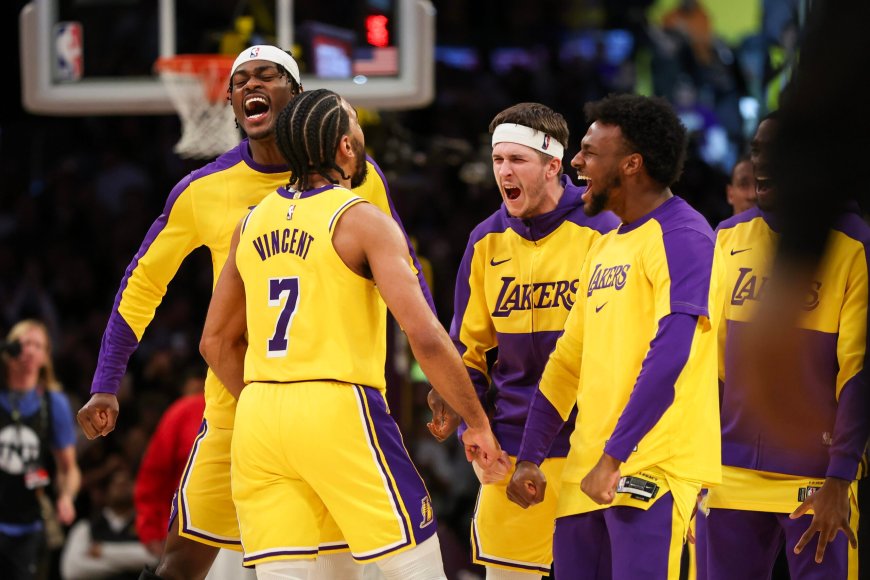 Fans React To Lakers’ 8-Game Winning Streak