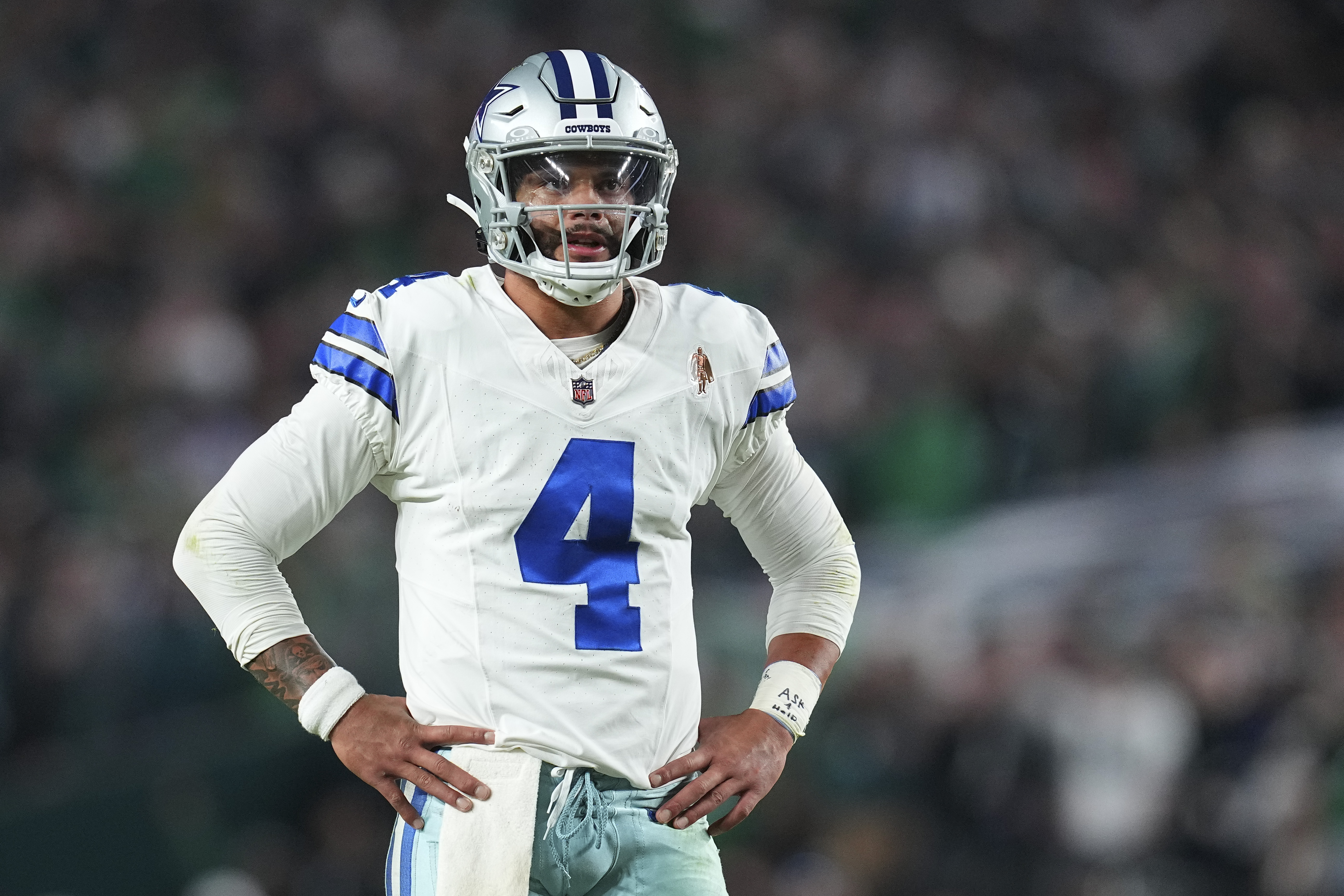PHILADELPHIA, PENNSYLVANIA - NOVEMBER 5: Dak Prescott #4 of the Dallas Cowboys looks on against the Philadelphia Eagles at Lincoln Financial Field on November 5, 2023 in Philadelphia, Pennsylvania. (Photo by Mitchell Leff/Getty Images)
