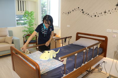 全國首創身障機構設安寧病房　愛維養護中心「曉明軒」用愛陪伴