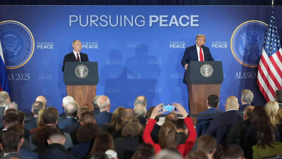 美国《政治报》17日援引两名知情人士称，预计美国和俄罗斯代表本周末将在美国南部城市迈阿密会晤。