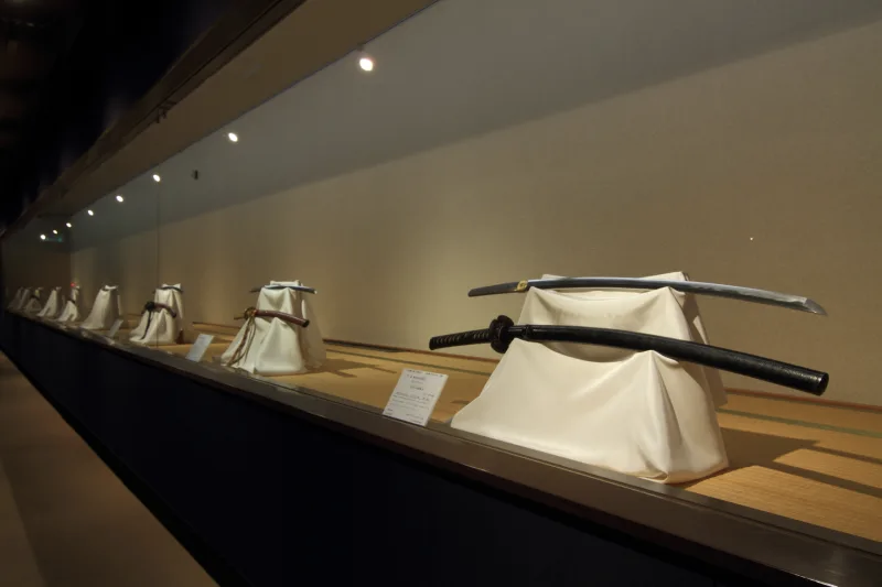 中国小伙儿杀进日本千年刀剑产业