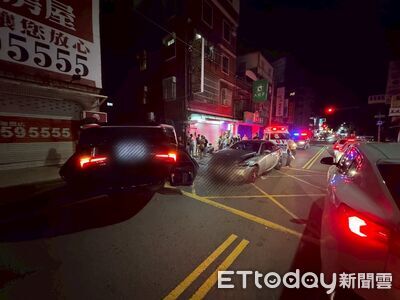 苗栗25歲男分神攔腰撞！BMW休旅側翻...1大2小驚魂