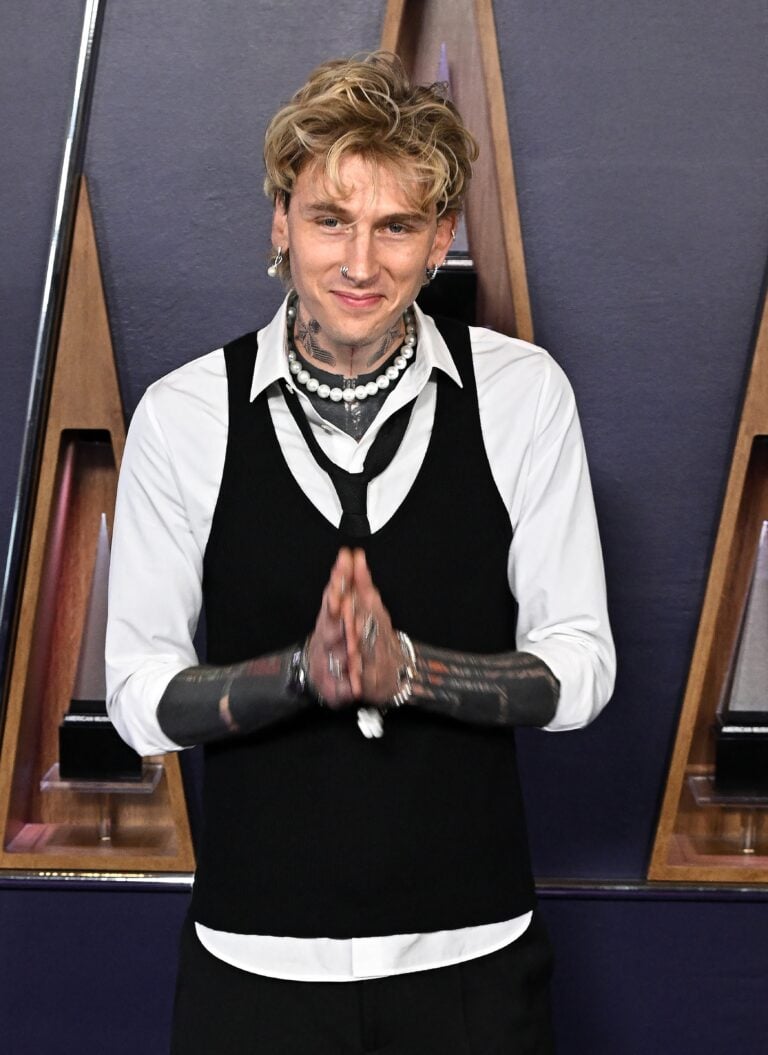 Machine Gun Kelly at 2025 American Music Awards