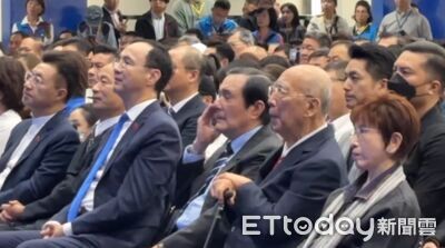 直擊／鄭麗文喊「讓國民黨從羊群變獅群」　馬英九台下頻拭淚