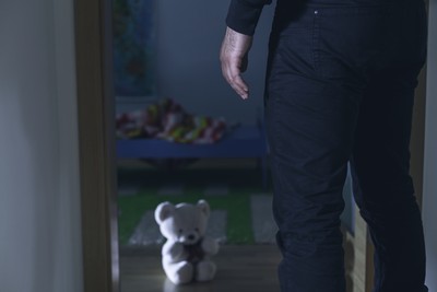 狼父性侵11歲女兒害自殘　她法庭求情「不想告爸爸」法官仍重判