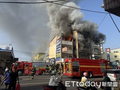 快訊／屏東農藥行今早大火！　不時產生爆炸