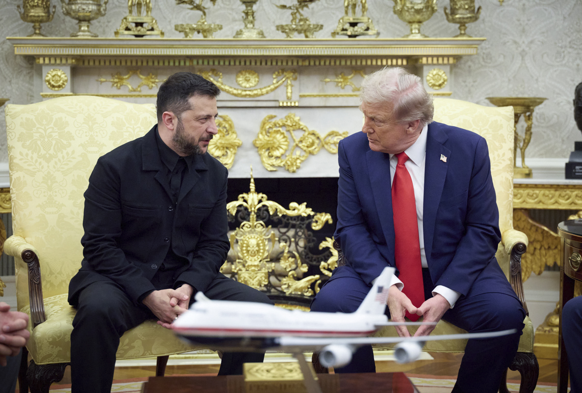 epa12308712 A handout photo made available by the Presidential Press Service shows United States President Donald J Trump (R) meets President of Ukraine Volodymyr Zelensky (L) in the Oval Office of the White House in Washington, DC, USA, 18 August 2025. European Leaders are at the White House in support of President Zelenskyy following President Trump&rsquo;s meeting with President Vladimir Putin of Russia in Anchorage, Alaska, USA, on August 15, 2025. EPA/PRESIDENTIAL PRESS SERVICE / HANDOUT HANDOUT EDITORIAL USE ONLY/NO SALES
