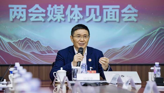 光伏,新能源,两会声音全国人大代表;钟宝申;光伏行业;兼并重组;人才;商业秘密保护