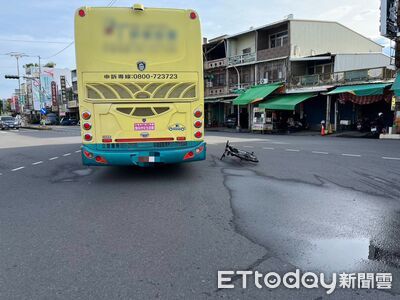 國中少年騎車遇大客車擦撞　車上學生目擊尖叫...幸逃劫只擦傷