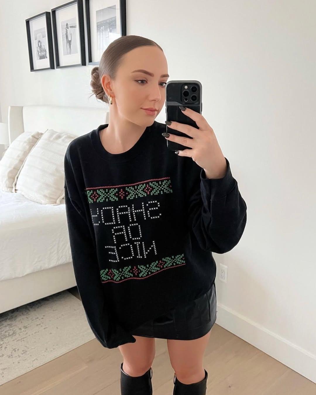 Hailie Jade mirror selfie