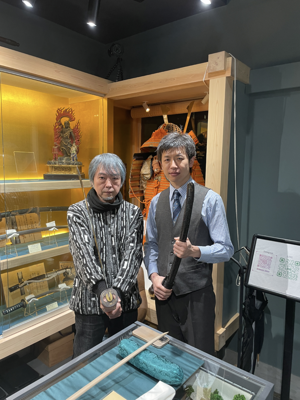 中国小伙儿杀进日本千年刀剑产业