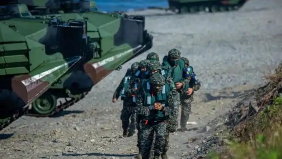 近期，美国官员多次发表涉台言论，妄图干预中国内政。