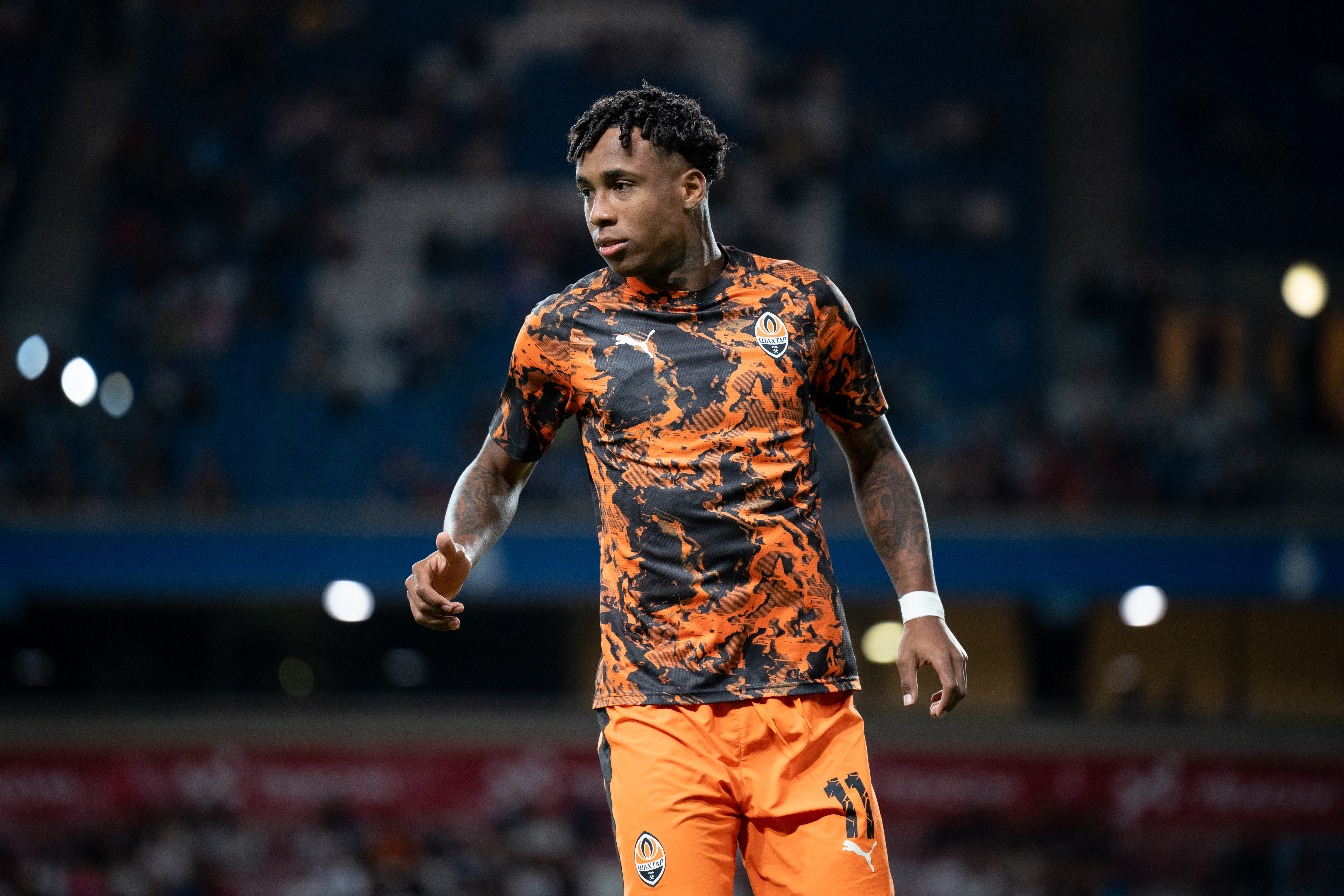 Kevin Santos Lopes de Macedo warms up during the game between FC Shakhtar Donetsk and Servette FC in Krakow, Poland, on August 21, 2025, during the UEFA Conference League Play-off Round match at Henryk Reyman Municipal Stadium. (Photo by Marcin Golba/NurPhoto via Getty Images)