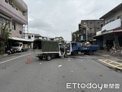 花蓮「小貨車對撞」釀2傷！打滑橫卡路中　駕駛雙腿卡住骨折送醫