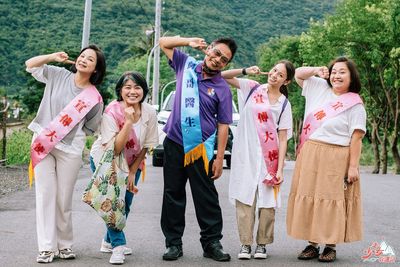 楊貴媚、鍾欣凌哀悼「超人醫師」徐超斌！3年前同框《老少女奇遇記》同框