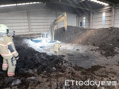 台南柳營廠房怪手機具起火　消防6車10人迅速撲滅