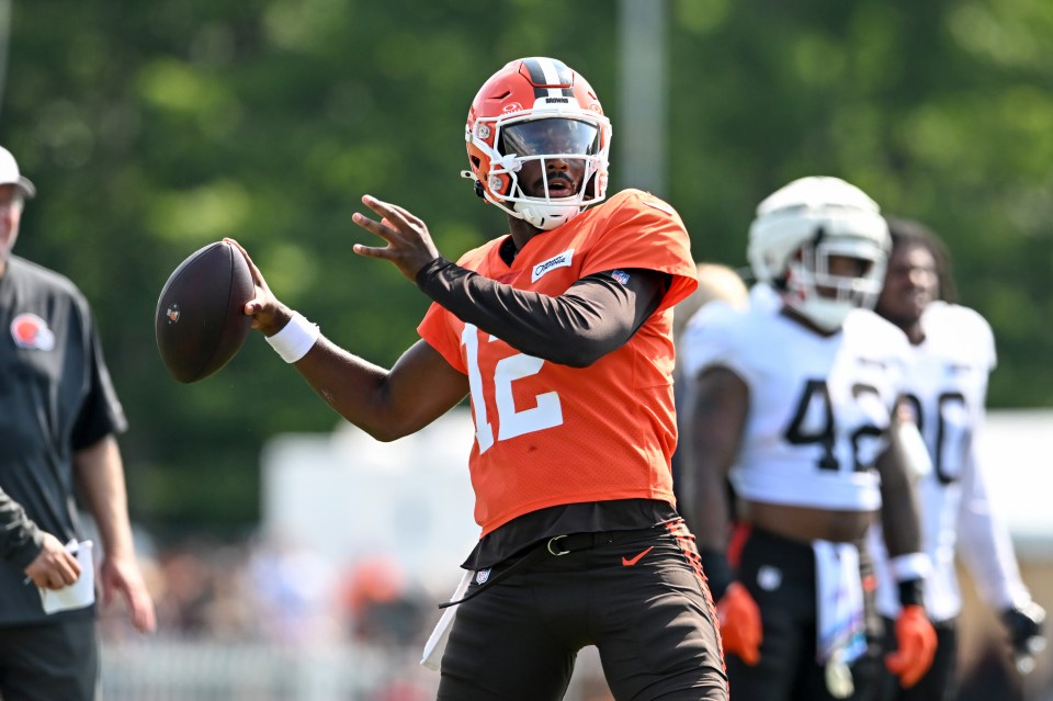 BEREA, OHIO - JULY 30: Shedeur Sanders #12 of the Cleveland Browns throws a pass during Cleveland Browns training camp at CrossCountry Mortgage Campus on July 30, 2025 in Berea, Ohio. (Photo by Nick Cammett/Getty Images)