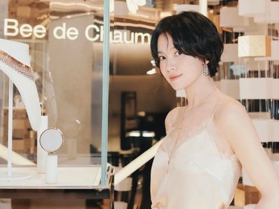 宋慧喬睡衣風造微性感　白皙肌膚襯蜂巢珠寶美翻