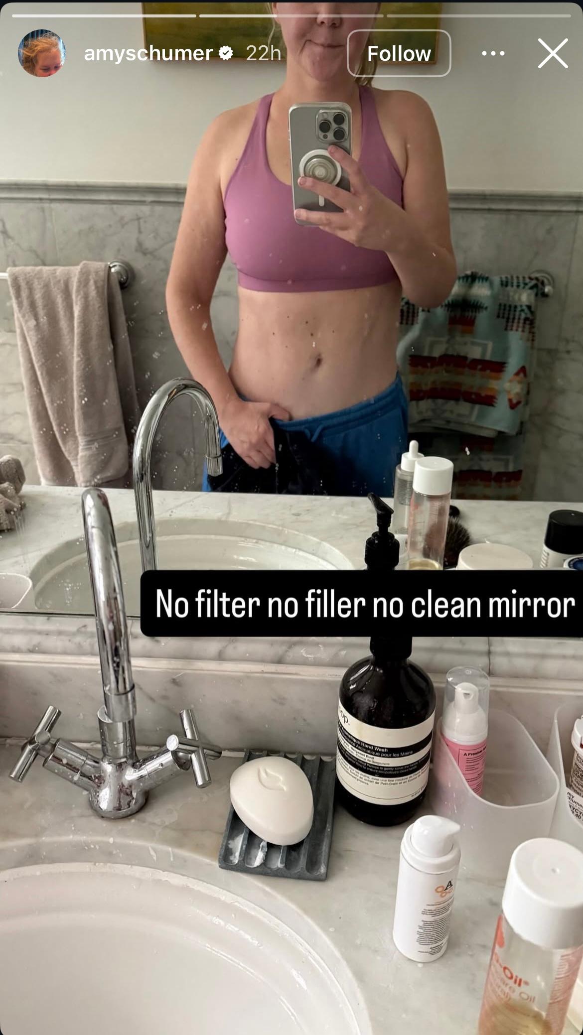 Amy Schumer flaunts her abs on Instagram Stories