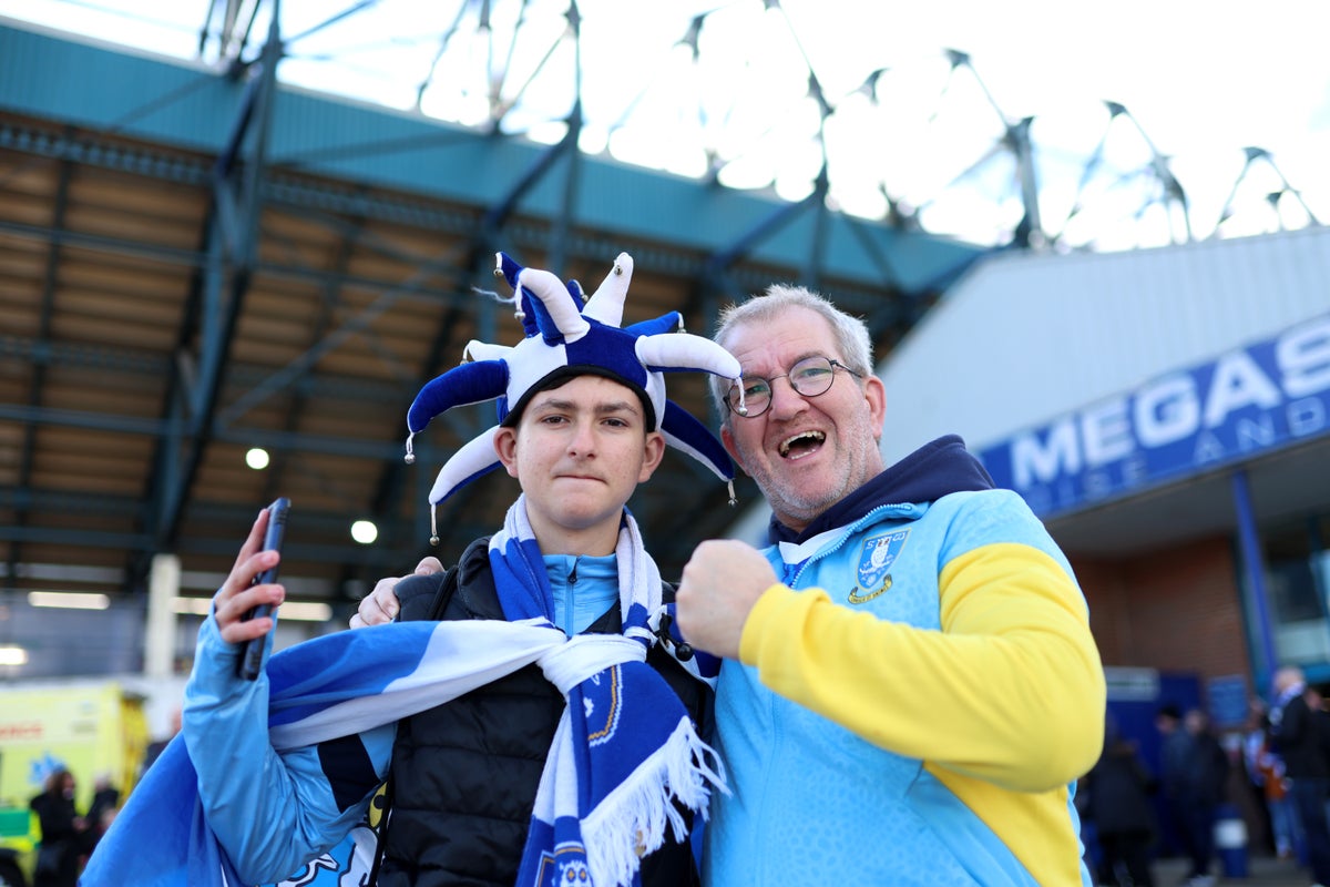 Sheffield Wednesday fans revel before kick-off outside Hillsborough (Getty Images)
