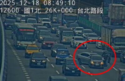 快訊／上班快改道！　國1追撞塞爆